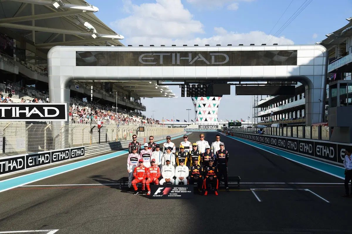 F1, GP Abu Dhabi 2017: vince Bottas. Terzo Vettel (15)