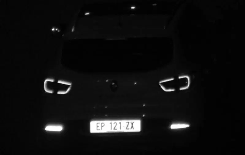 Questa &egrave; la targa straniera (albanese?) della vettura - una Renault - che ha commesso le infrazioni rilevate nel sottopasso di Meda