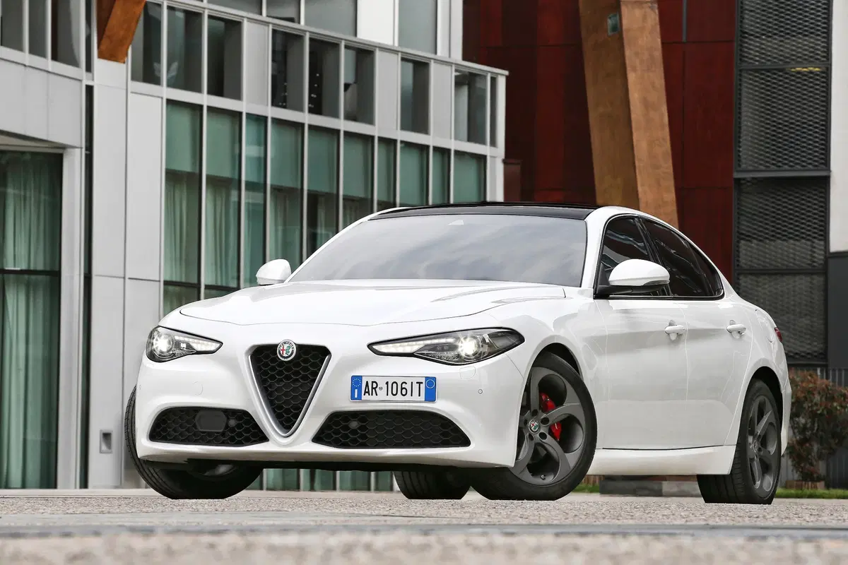 Alfa Romeo Giulia diesel 2.2 180 CV [Video Prime Impressioni] (2)