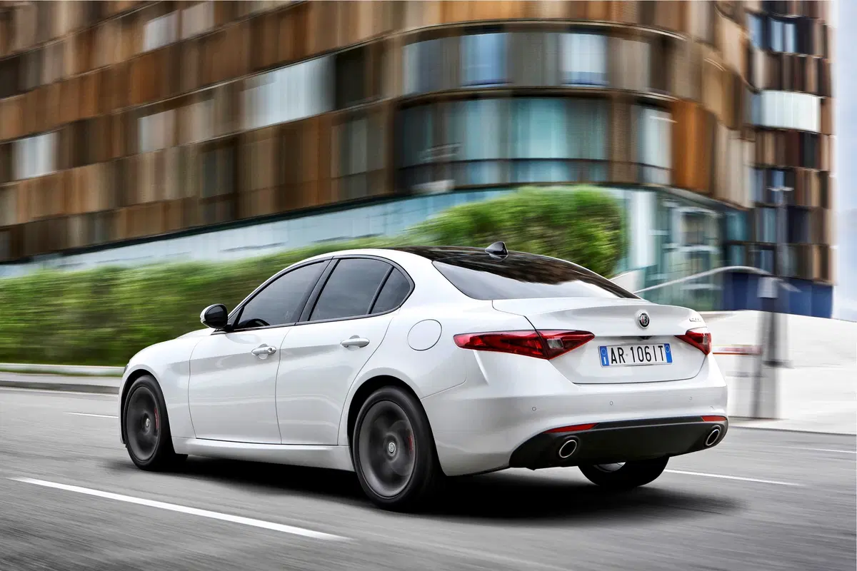 Alfa Romeo Giulia diesel 2.2 180 CV [Video Prime Impressioni] (17)