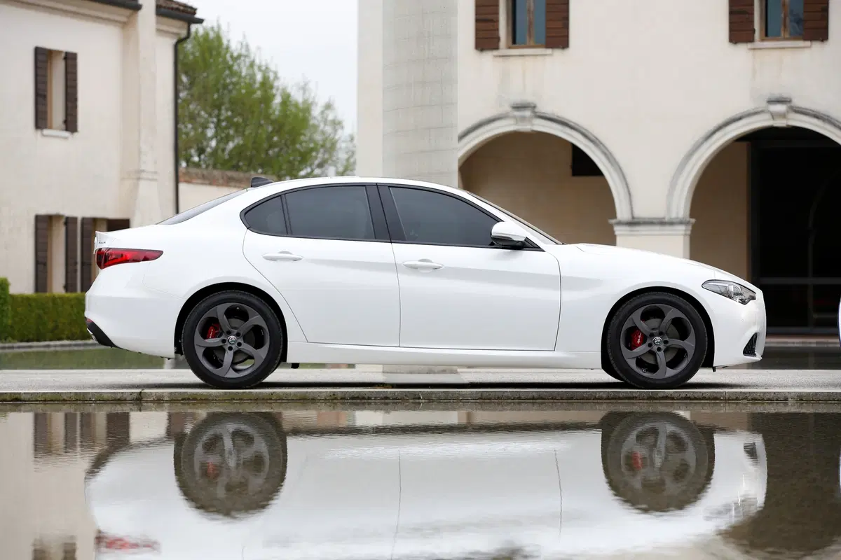 Alfa Romeo Giulia diesel 2.2 180 CV [Video Prime Impressioni] (18)