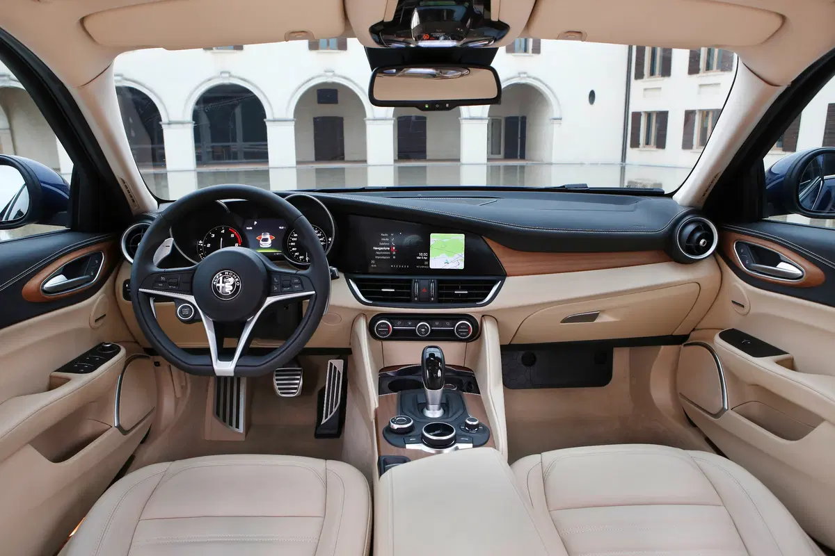 Alfa Romeo Giulia diesel 2.2 180 CV [Video Prime Impressioni] (26)