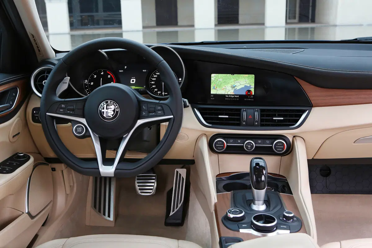 Alfa Romeo Giulia diesel 2.2 180 CV [Video Prime Impressioni] (27)
