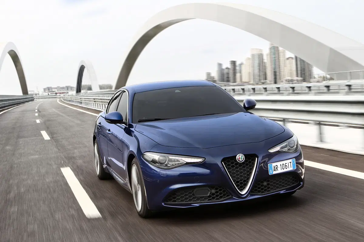Alfa Romeo Giulia diesel 2.2 180 CV [Video Prime Impressioni] (31)