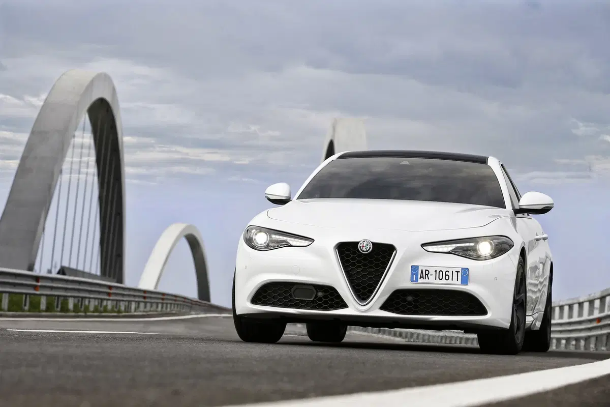 Alfa Romeo Giulia diesel 2.2 180 CV [Video Prime Impressioni] (33)