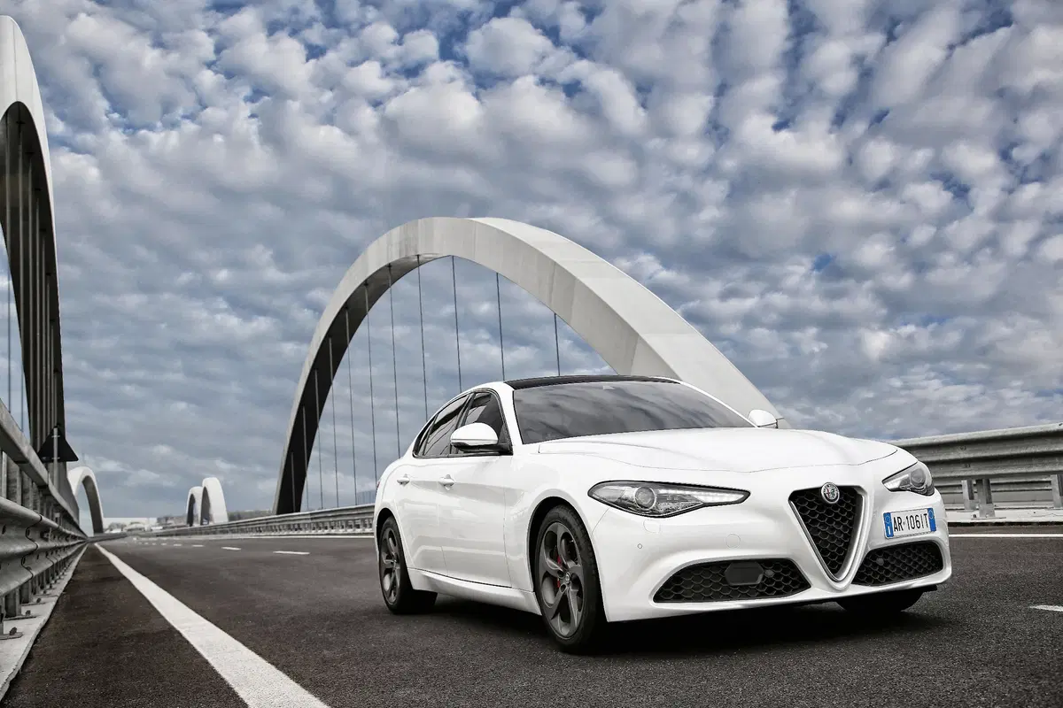 Alfa Romeo Giulia diesel 2.2 180 CV [Video Prime Impressioni] (34)
