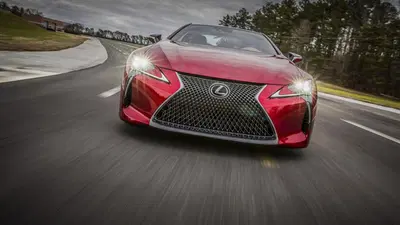 Lexus LC500h | Sgommate, sgommate... e poi via con l'ibrido [Video]