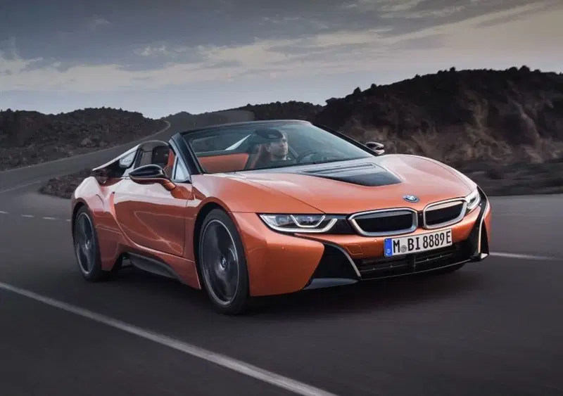 BMW i8 Roadster, l'ibrida ora &egrave; scoperta