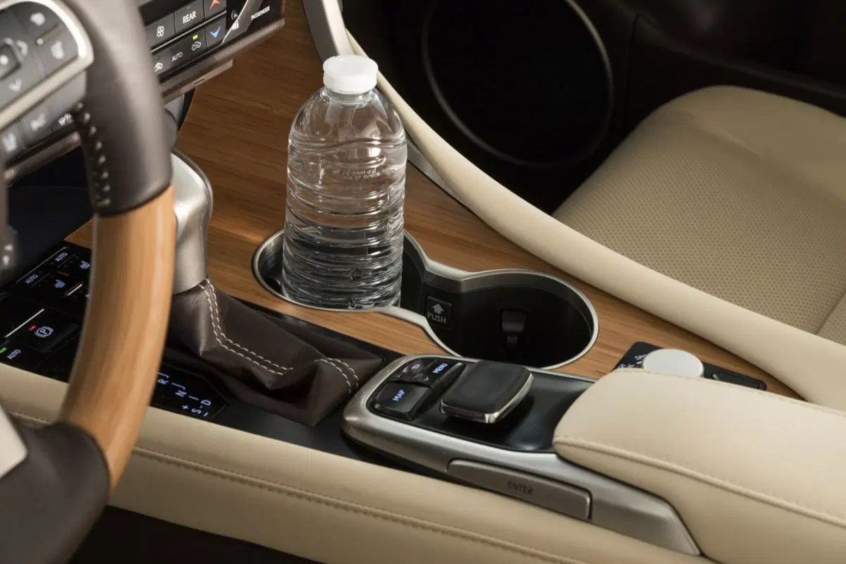 Lexus RX L, il SUV ora anche a 7 posti (9)