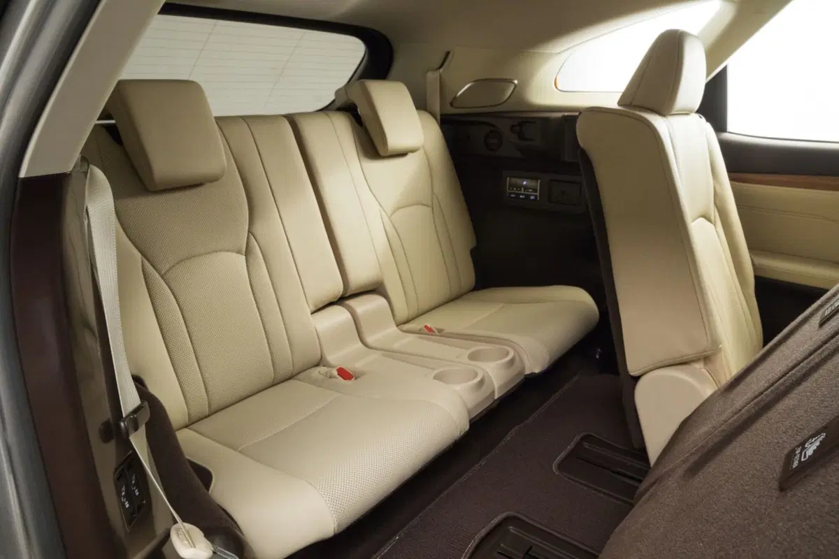 Lexus RX L, il SUV ora anche a 7 posti (10)