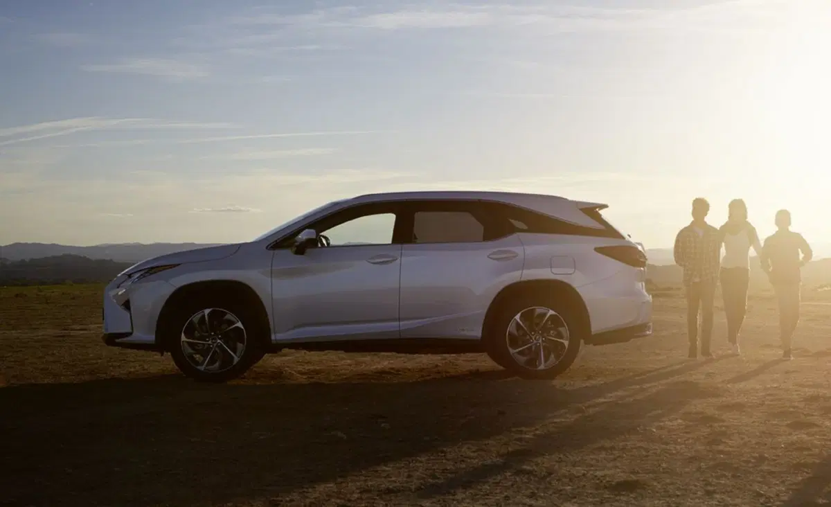 Lexus RX L, il SUV ora anche a 7 posti (3)
