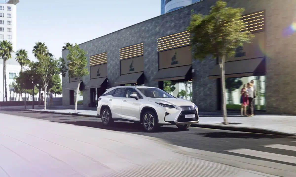Lexus RX L, il SUV ora anche a 7 posti