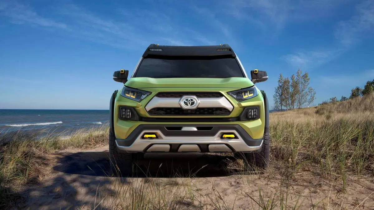 Toyota FT-AC, il SUV concept al Salone di Los Angeles