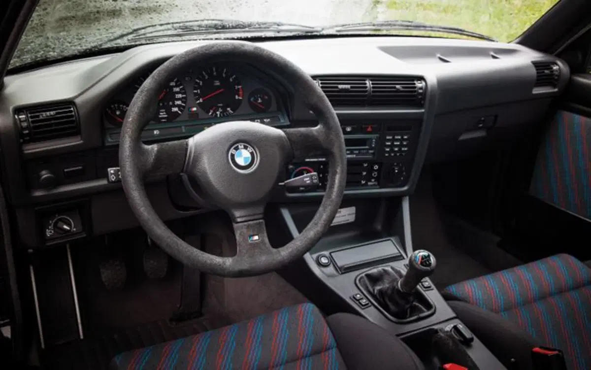 Cinque lustri fa, Confronto: ES30 Vs E30, ovvero Alfa Romeo SZ Vs BMW M3 (28)