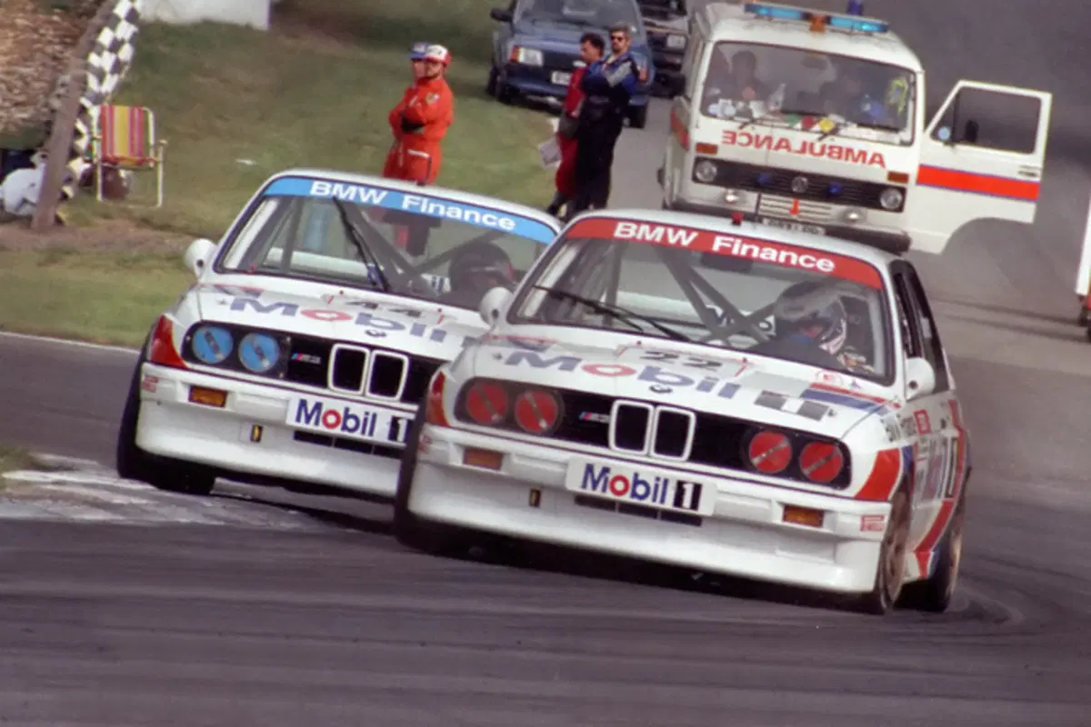 Cinque lustri fa, Confronto: ES30 Vs E30, ovvero Alfa Romeo SZ Vs BMW M3