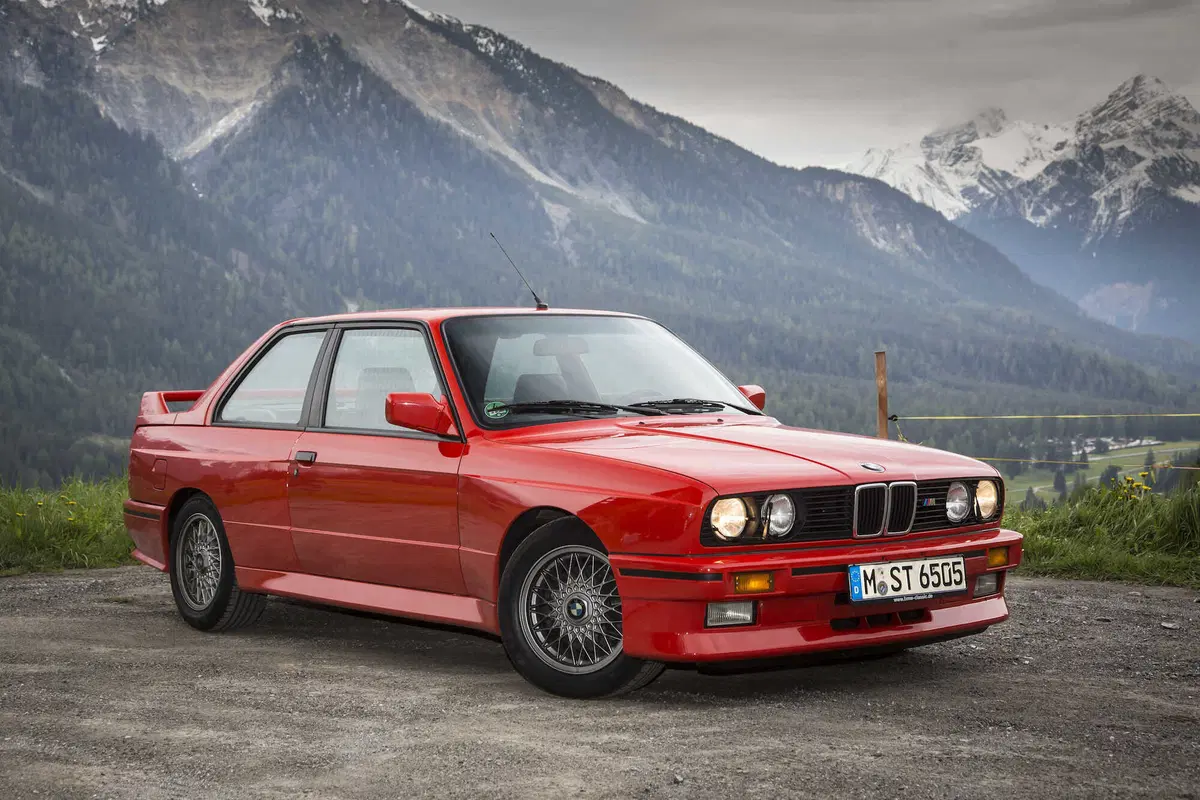 Cinque lustri fa, Confronto: ES30 Vs E30, ovvero Alfa Romeo SZ Vs BMW M3 (4)