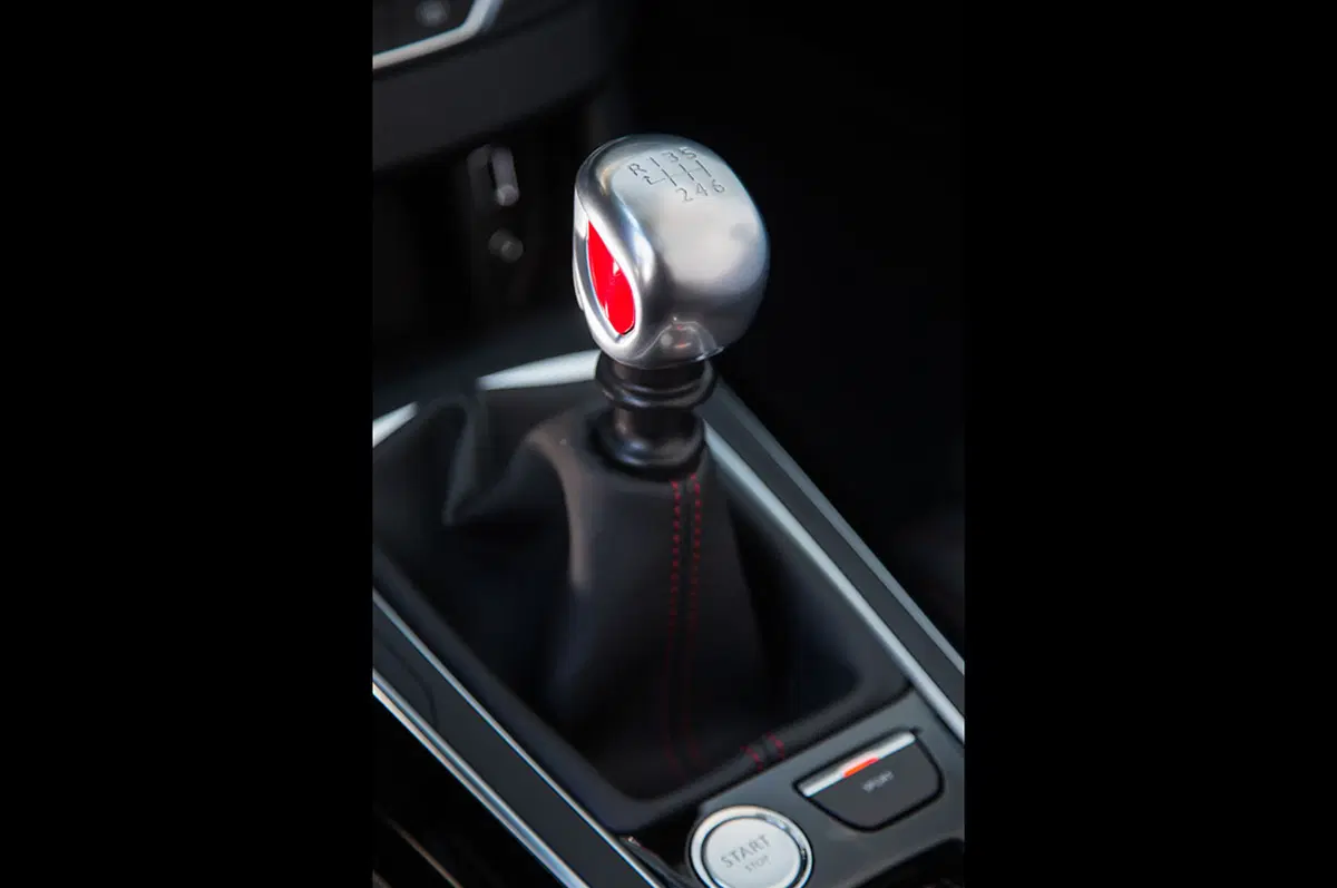 Peugeot 308 GTI by Peugeot Sport (6)