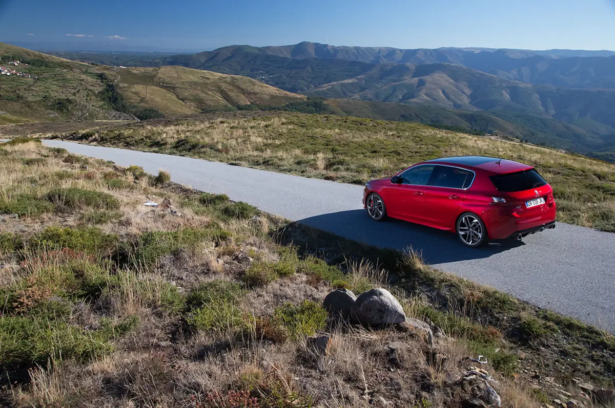 Peugeot 308 GTI by Peugeot Sport (22)