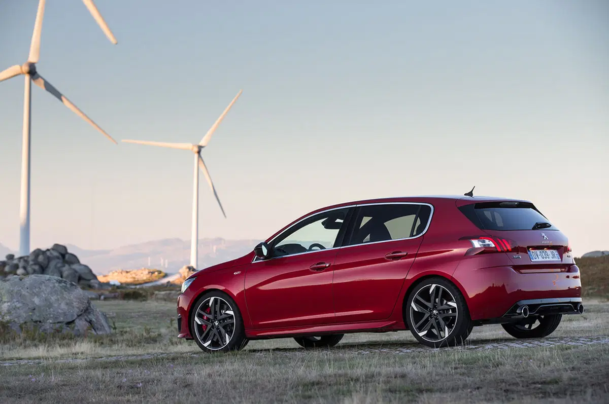 Peugeot 308 GTI by Peugeot Sport (25)