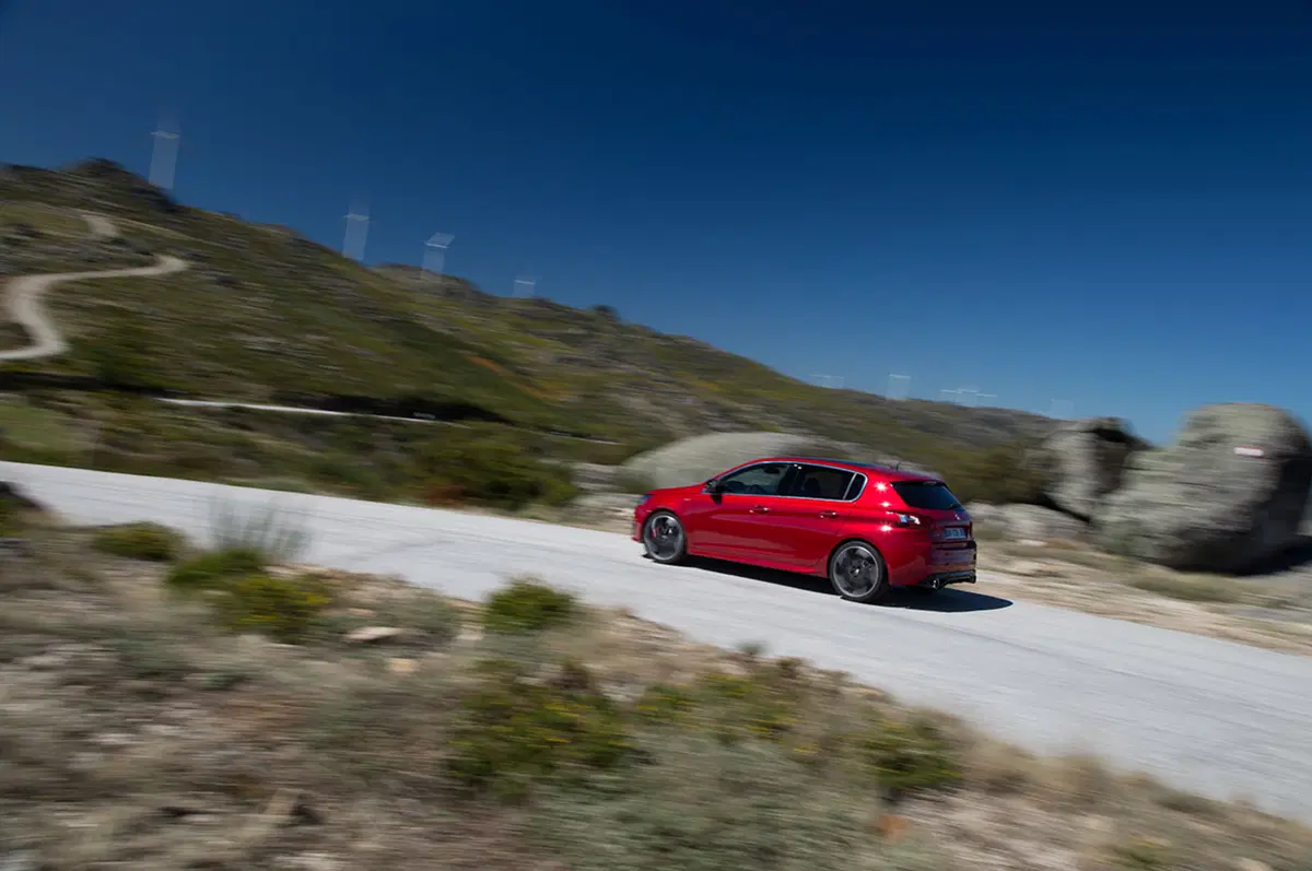 Peugeot 308 GTI by Peugeot Sport (36)