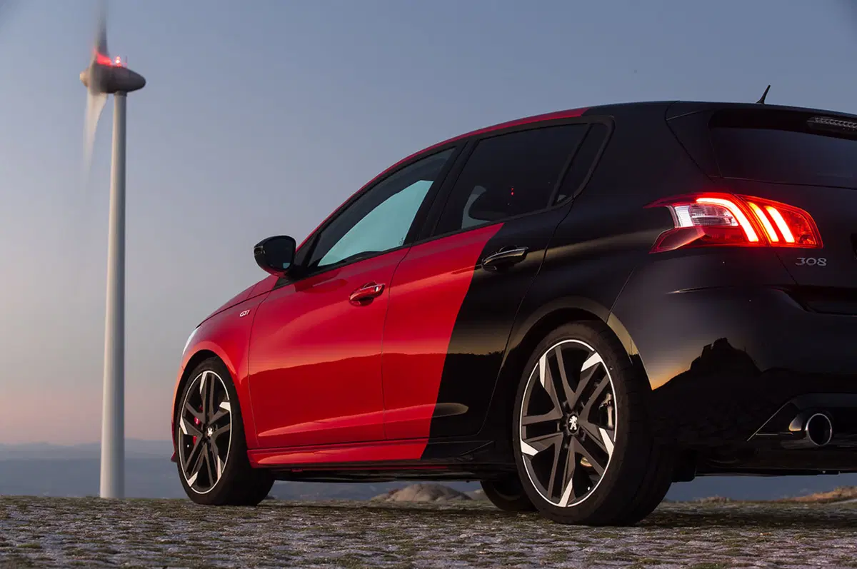Peugeot 308 GTI by Peugeot Sport (39)