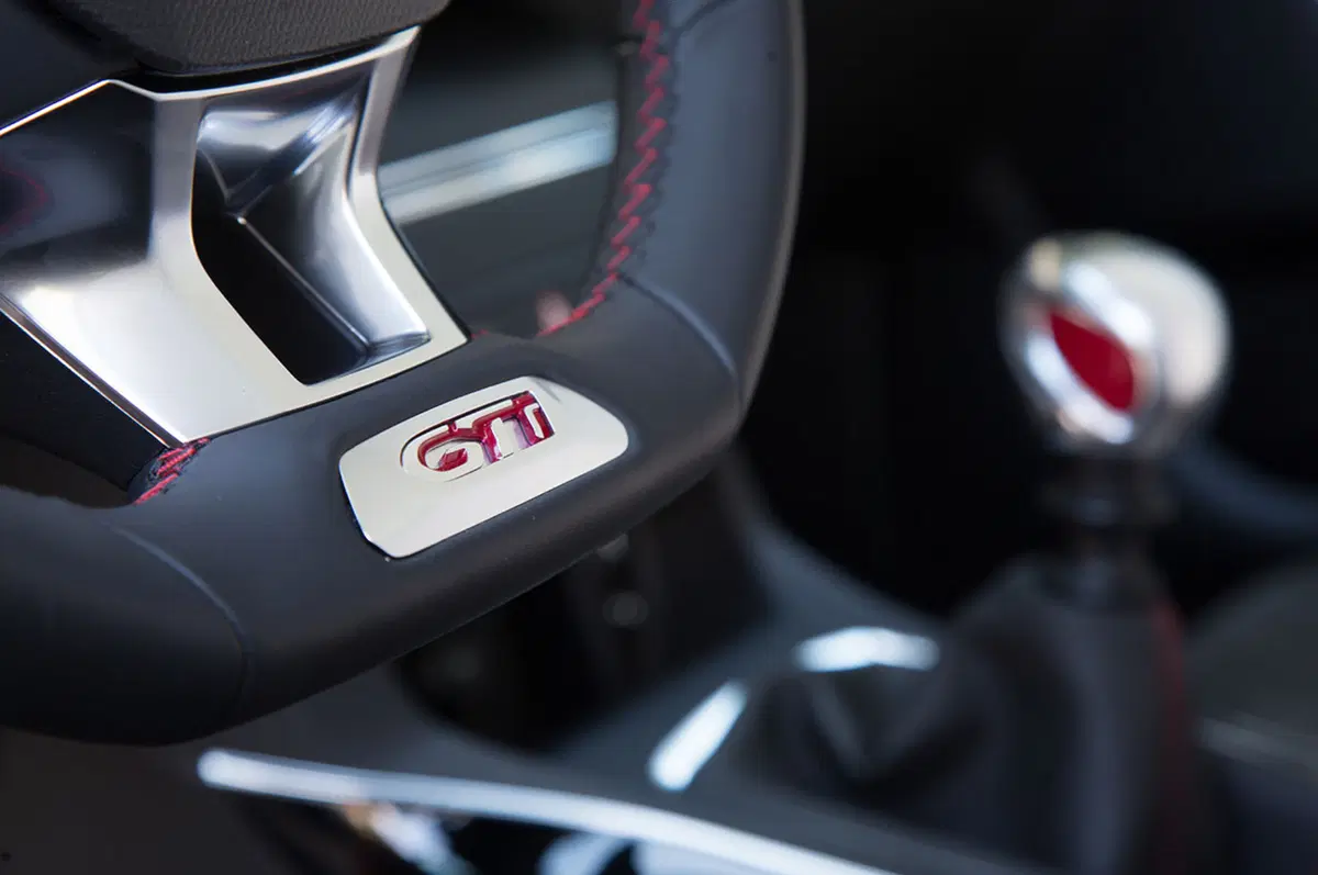 Peugeot 308 GTI by Peugeot Sport (52)