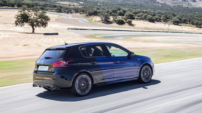 Peugeot 308 GTi by Peugeot Sport &#039;18: stile &quot;restyling&quot; e 270 cv superveloci, anche in pista [Video]