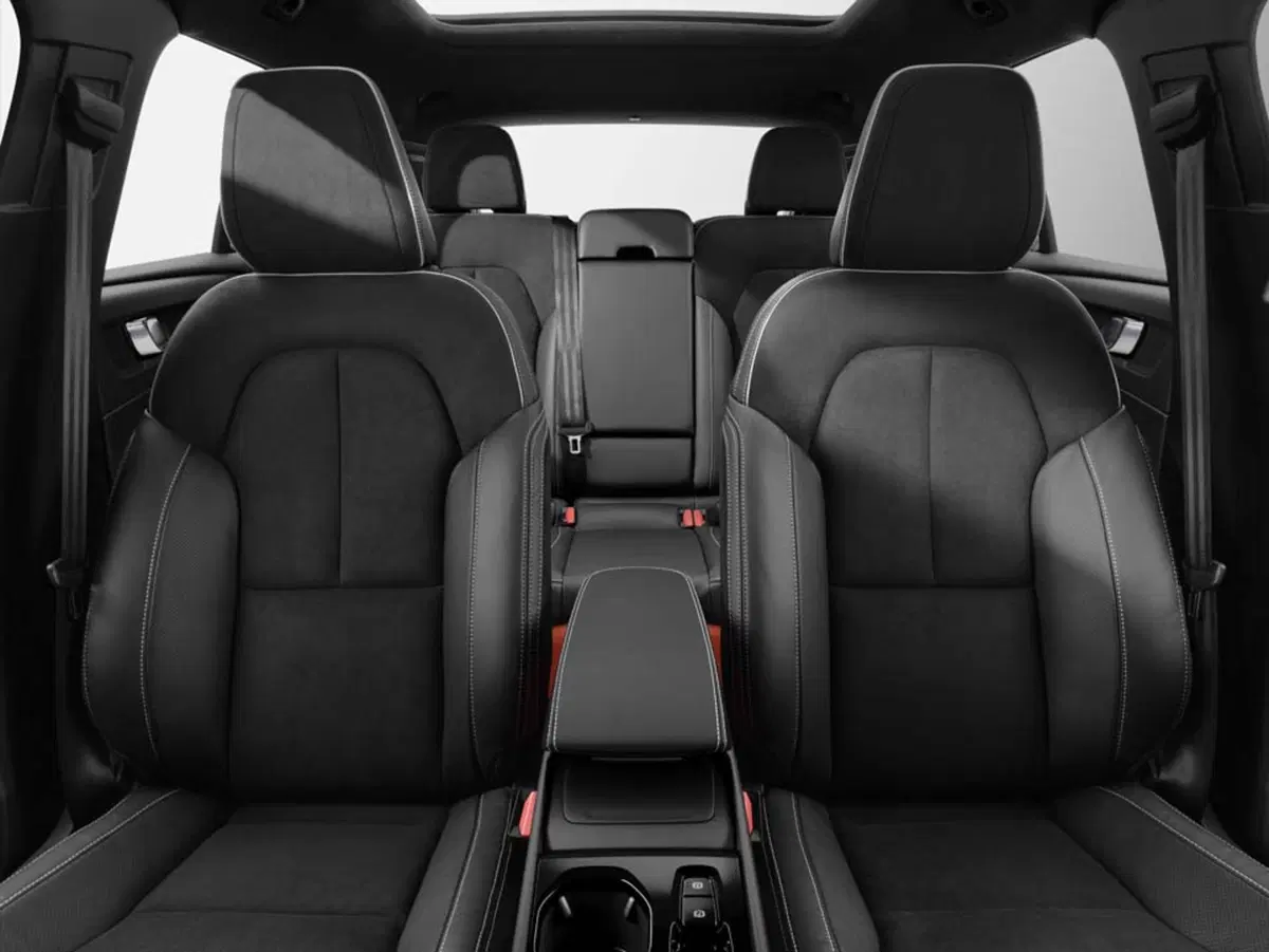 Volvo XC40, sfida le tedesche con la guida semi autonoma e tanta qualità costruttiva (4)