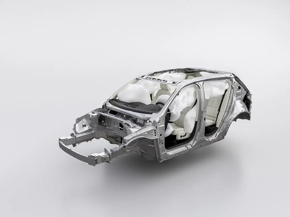 Volvo XC40, sfida le tedesche con la guida semi autonoma e tanta qualità costruttiva (8)