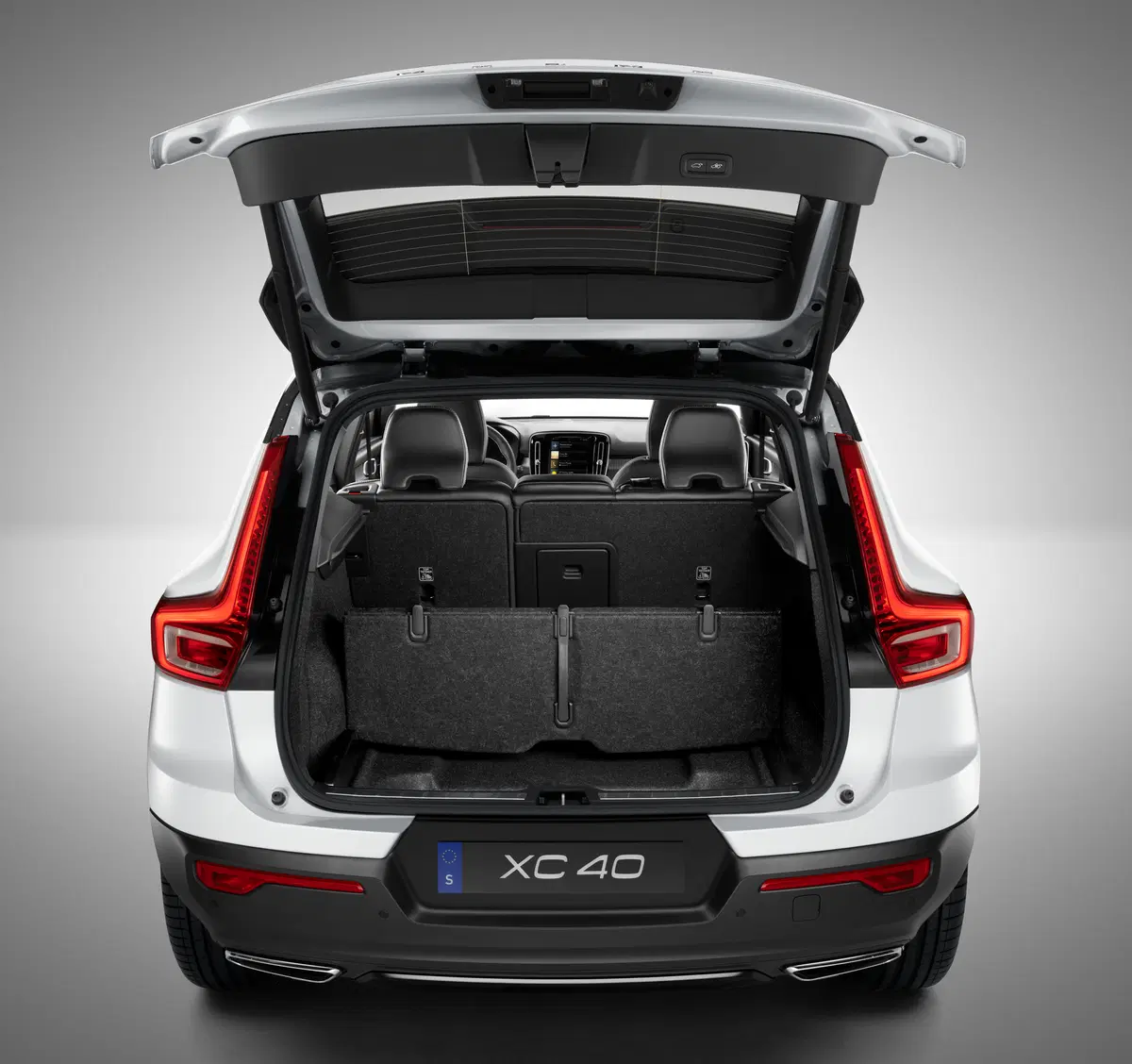 Volvo XC40, sfida le tedesche con la guida semi autonoma e tanta qualità costruttiva (12)