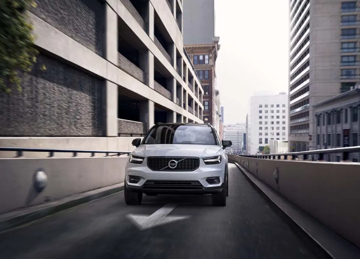 Volvo XC40, sfida le tedesche con la guida semi autonoma e tanta qualità costruttiva (26)