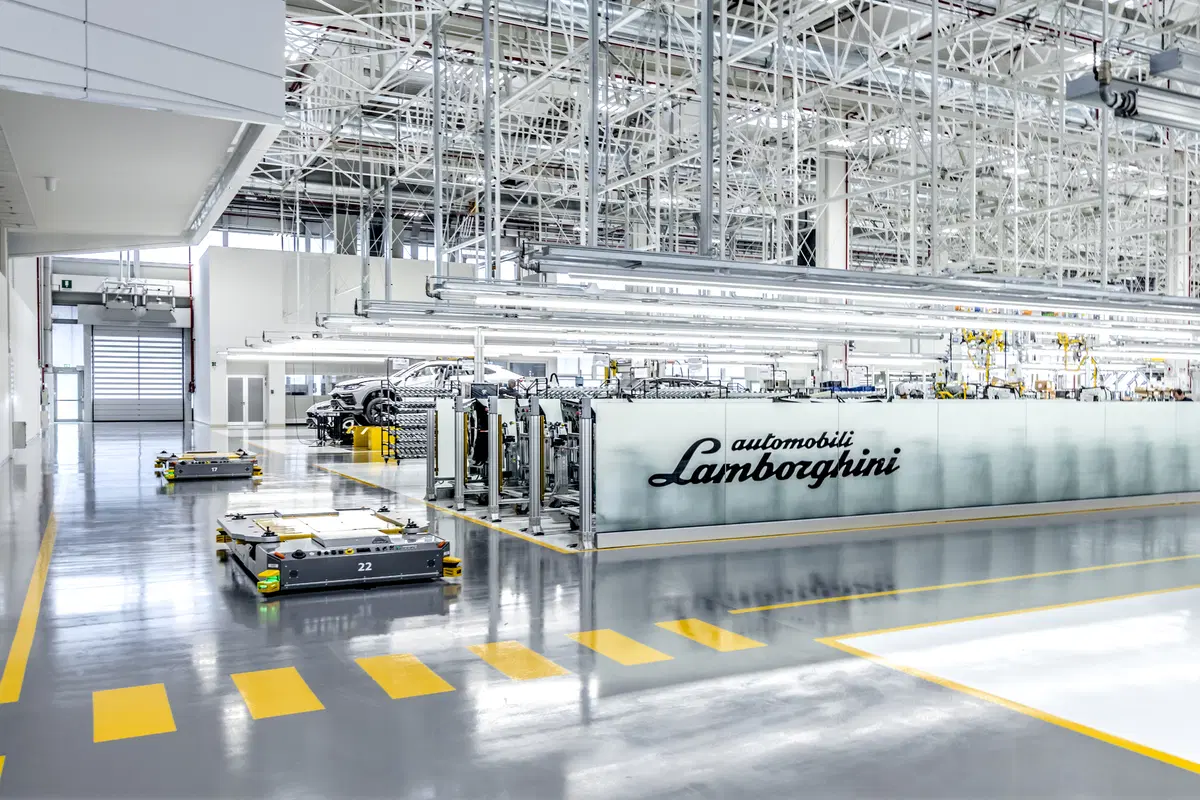 Lamborghini, viaggio nella super factory di Sant'Agata dove nasce il SUV Urus (17)