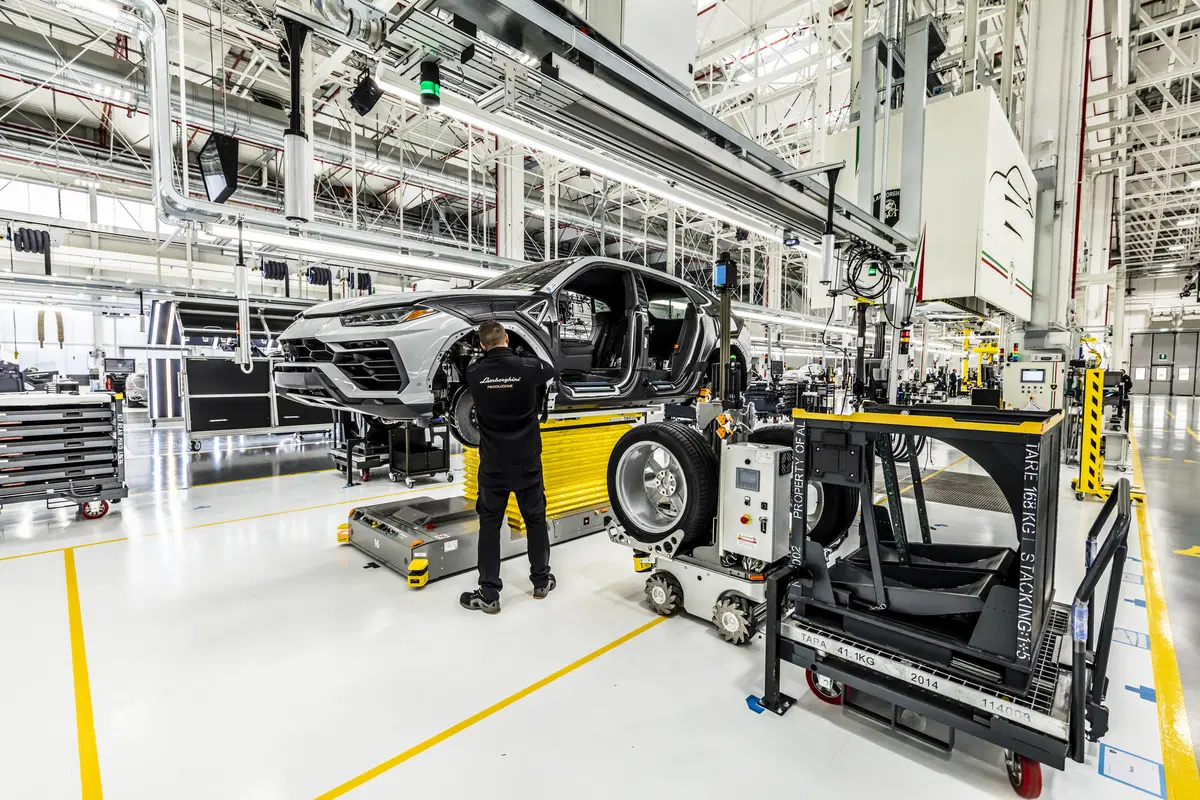 Lamborghini, viaggio nella super factory di Sant'Agata dove nasce il SUV Urus (24)