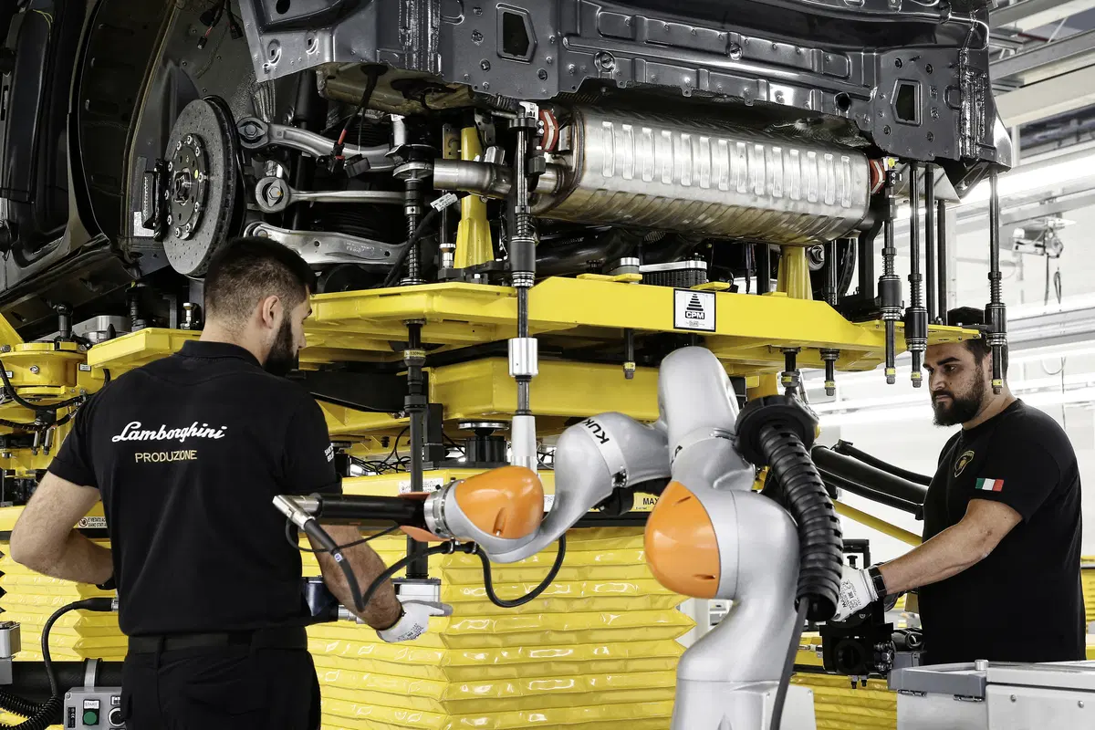 Lamborghini, viaggio nella super factory di Sant'Agata dove nasce il SUV Urus (25)