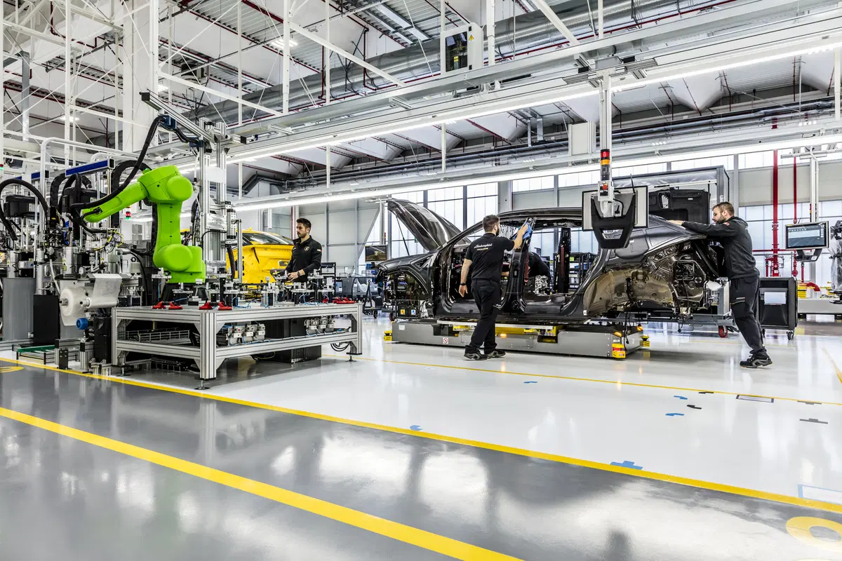 Lamborghini, viaggio nella super factory di Sant'Agata dove nasce il SUV Urus (27)