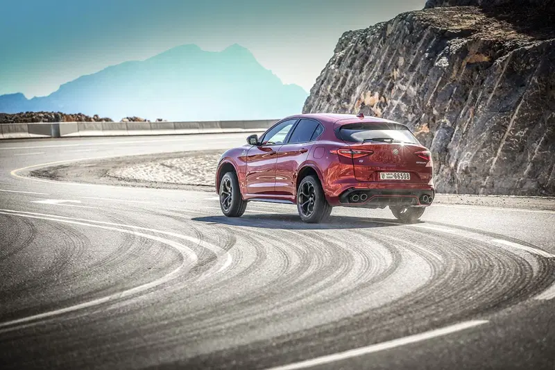 Alfa Romeo Stelvio Quadrifoglio: il pi&ugrave; veloce dei SUV scesi a oggi in pista sul mitico Nurburgring
