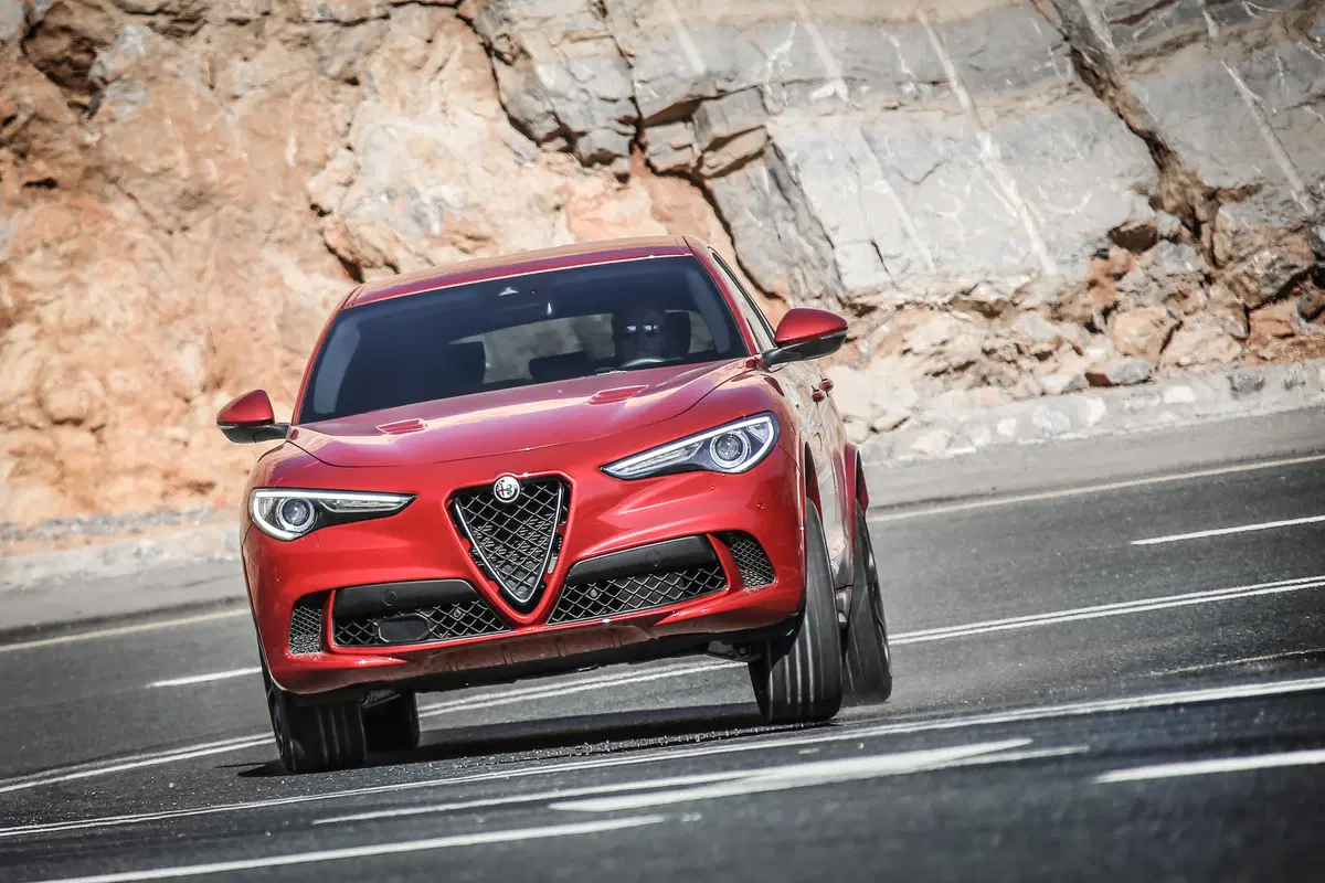 Alfa Romeo Stelvio Quadrifoglio, un diavolo [Video] (5)
