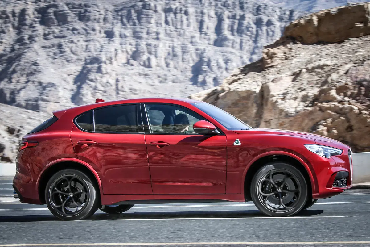 Alfa Romeo Stelvio Quadrifoglio, un diavolo [Video] (6)