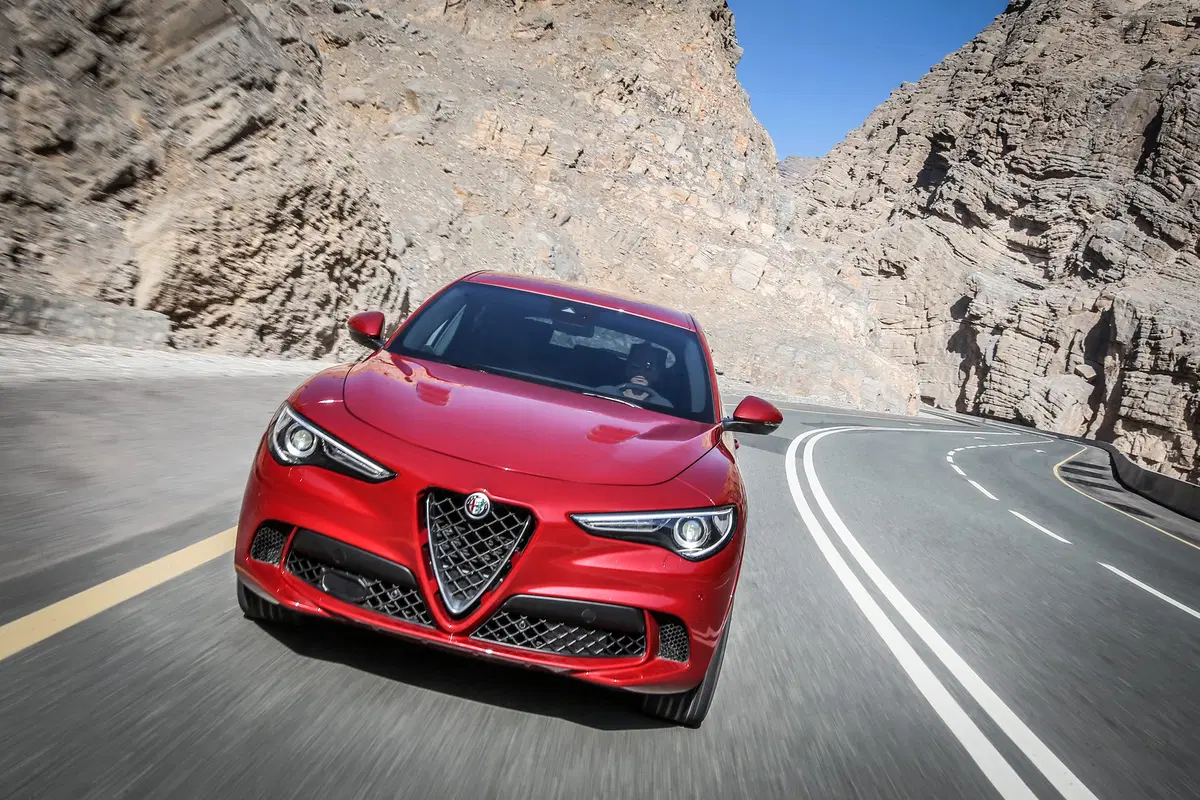 Alfa Romeo Stelvio Quadrifoglio, un diavolo [Video]