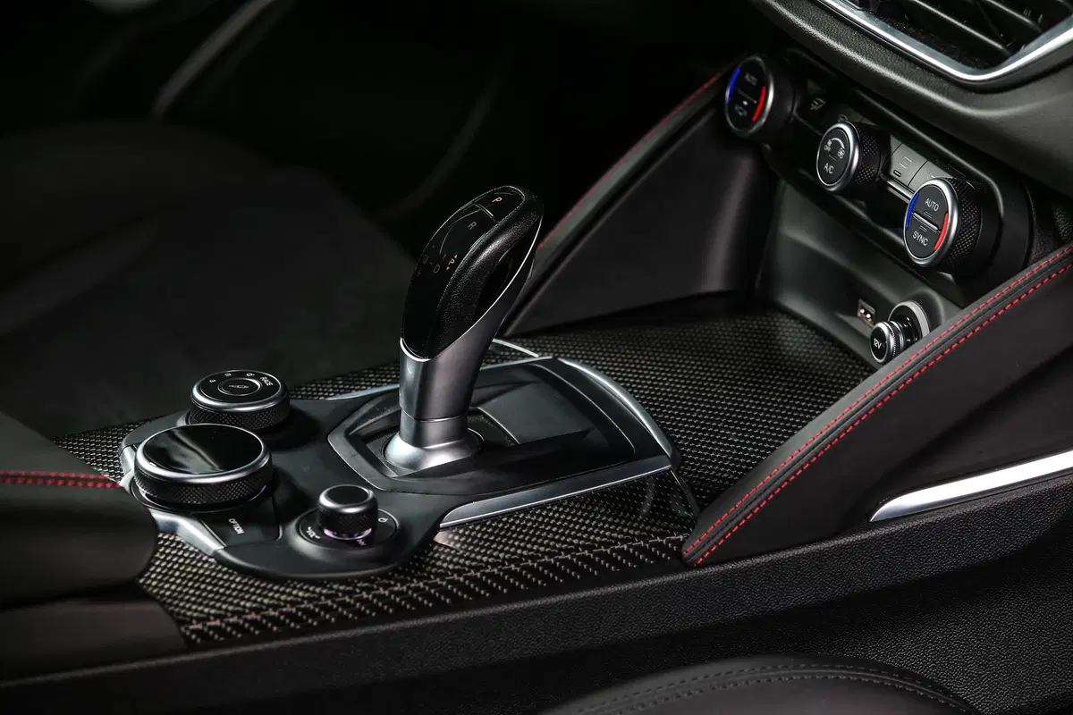 Alfa Romeo Stelvio Quadrifoglio, un diavolo [Video] (18)