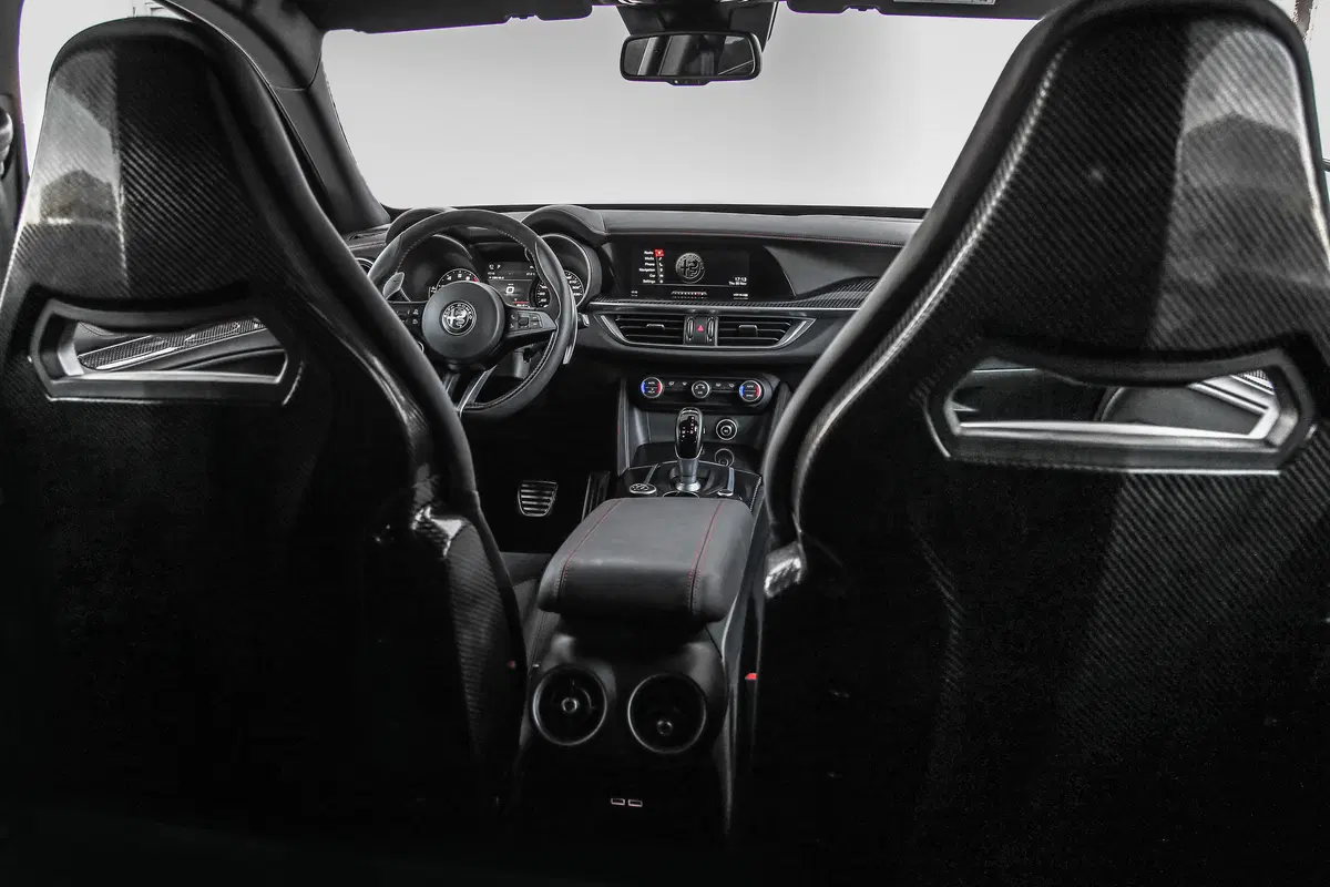 Alfa Romeo Stelvio Quadrifoglio, un diavolo [Video] (22)