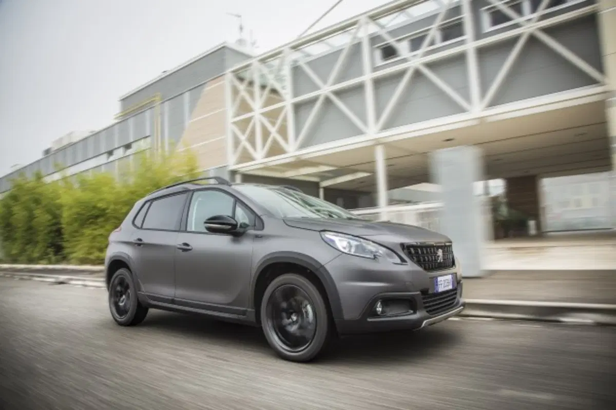 Peugeot 2008 Black Matt, ecco la nuova top di gamma (5)