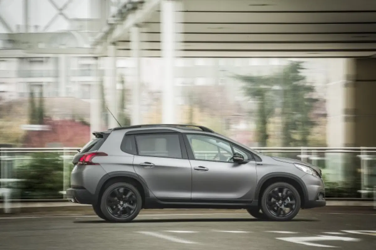 Peugeot 2008 Black Matt, ecco la nuova top di gamma (6)