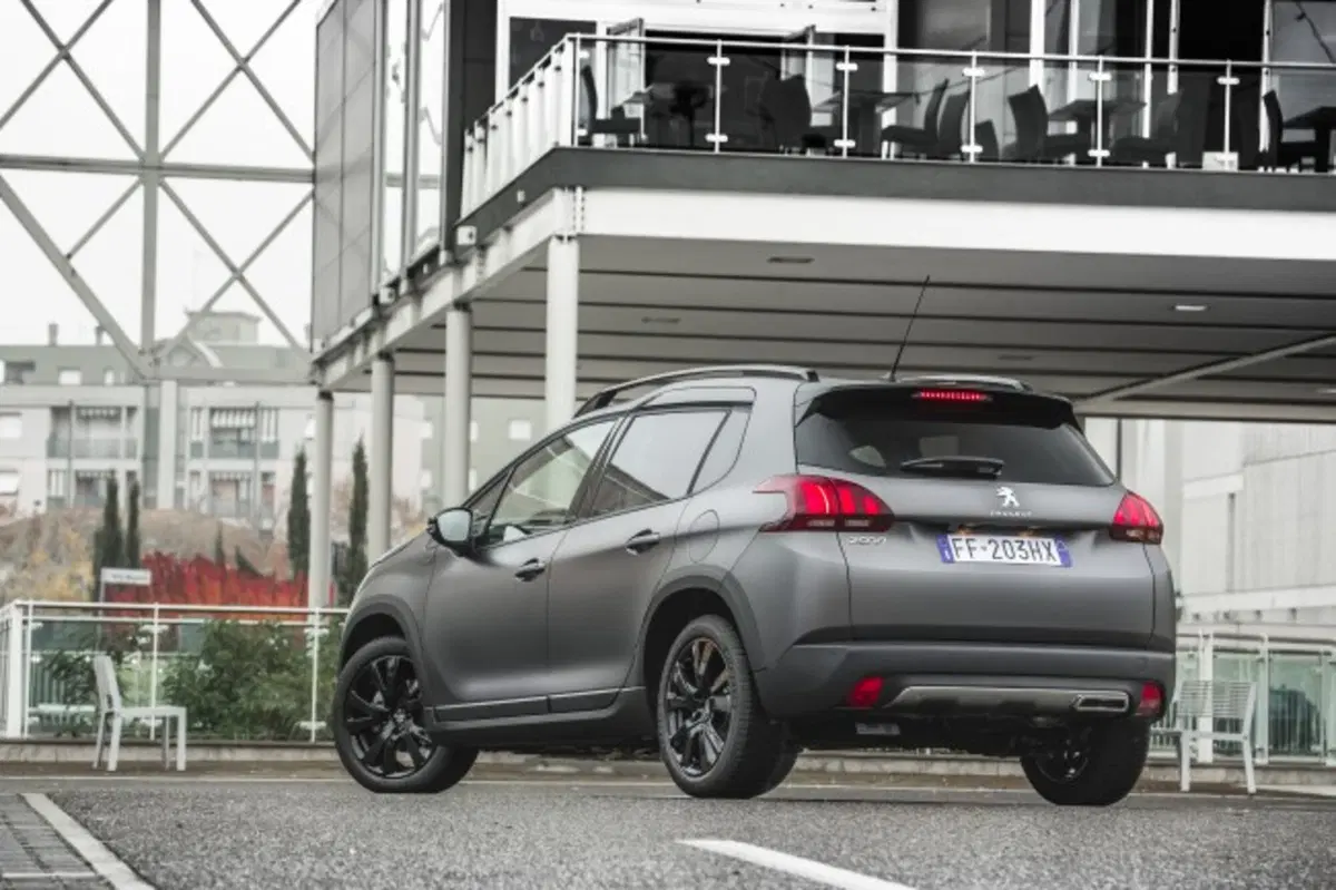 Peugeot 2008 Black Matt, ecco la nuova top di gamma (7)