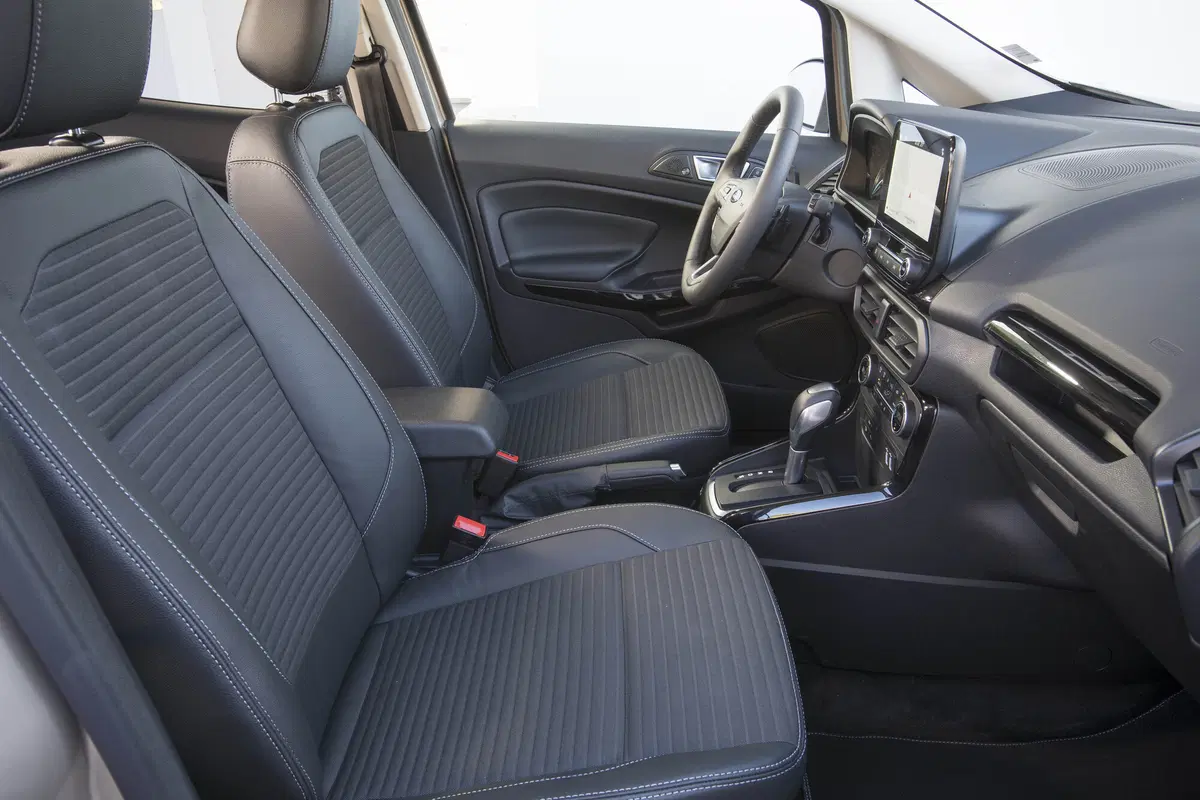Ford EcoSport, fa il verso alla Edge ma rimane fedele alla sua mission (7)