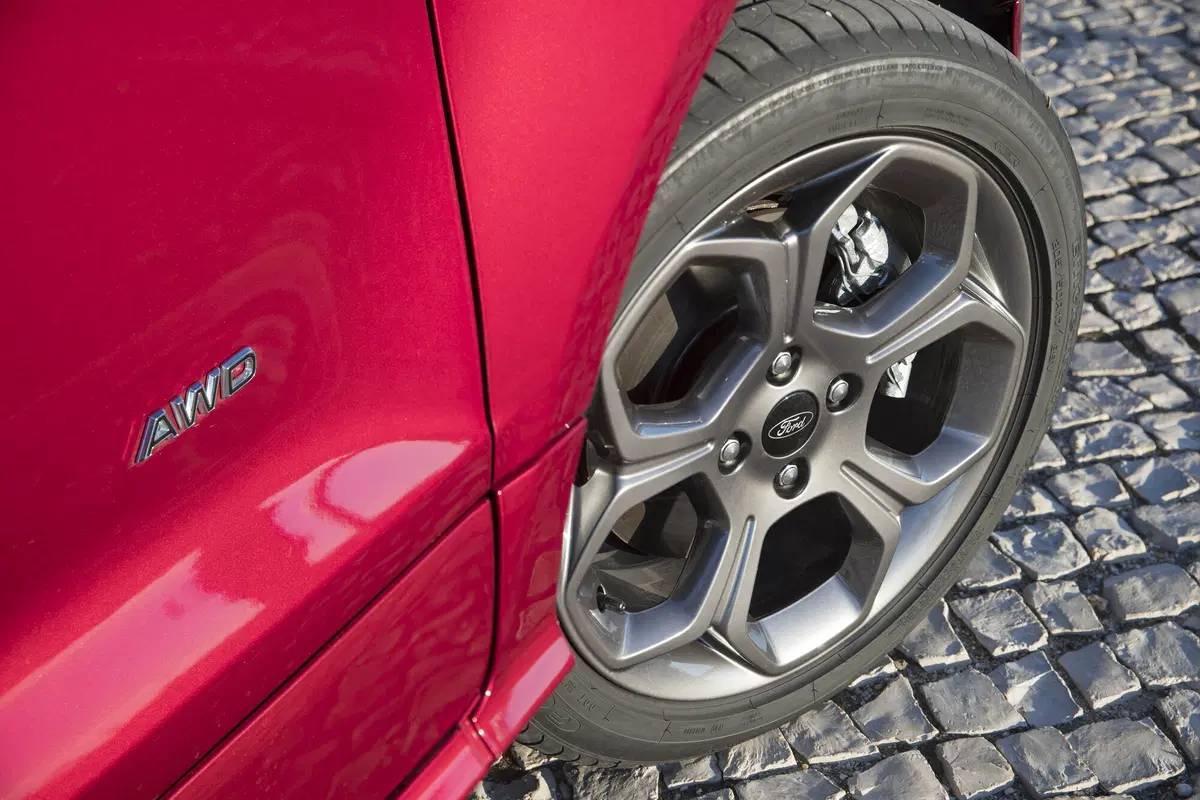 Ford EcoSport, fa il verso alla Edge ma rimane fedele alla sua mission (17)