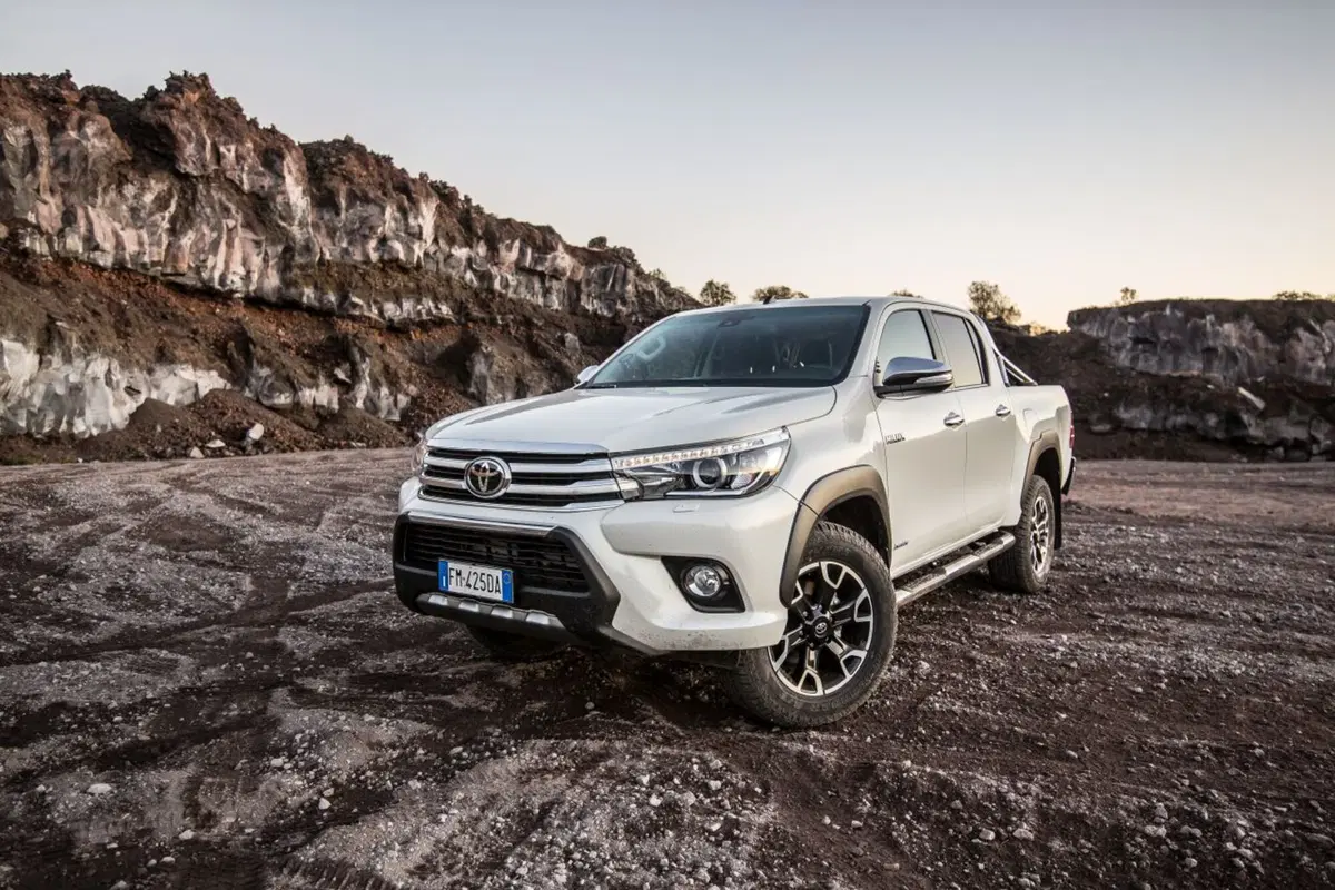 Toyota Hilux Invincible50, mezzo secolo in fuoristrada (2)