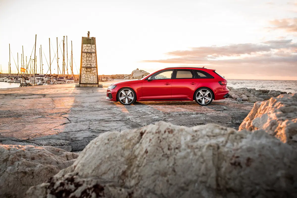 Audi RS4 Avant 2018. 450 CV per papà super veloci [Video] (19)