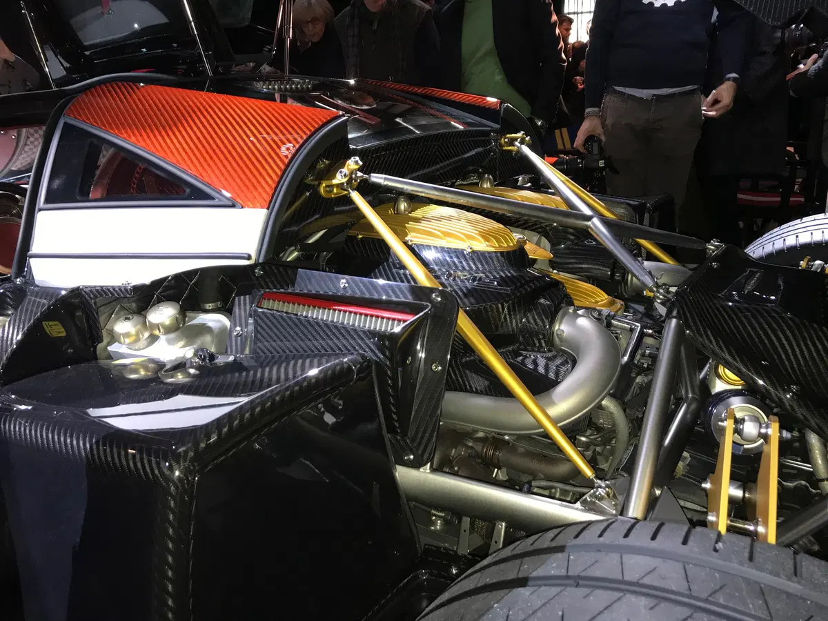 Pagari Huayra Lampo, svelato l’ultimo lavoro di Garage Italia Customs (6)