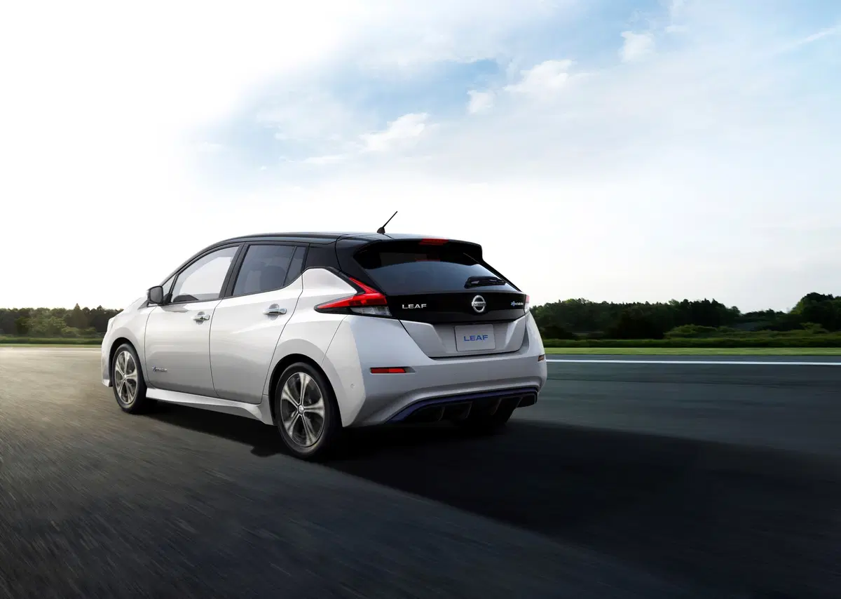 Nuova Nissan Leaf, la rivoluzione elettrica già in strada  (9)